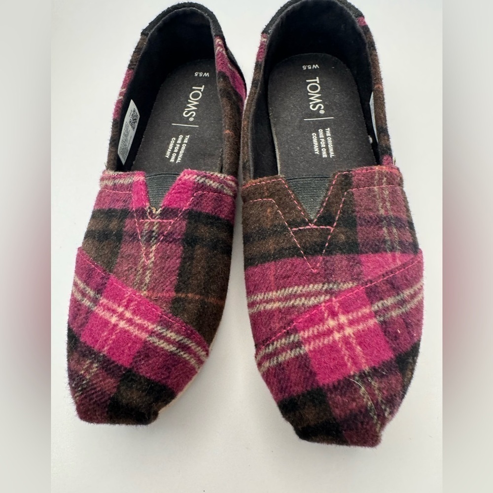 TOMS Women’s Fushia Cozy Plaid Ortholite Flats Shoes Size 5.5